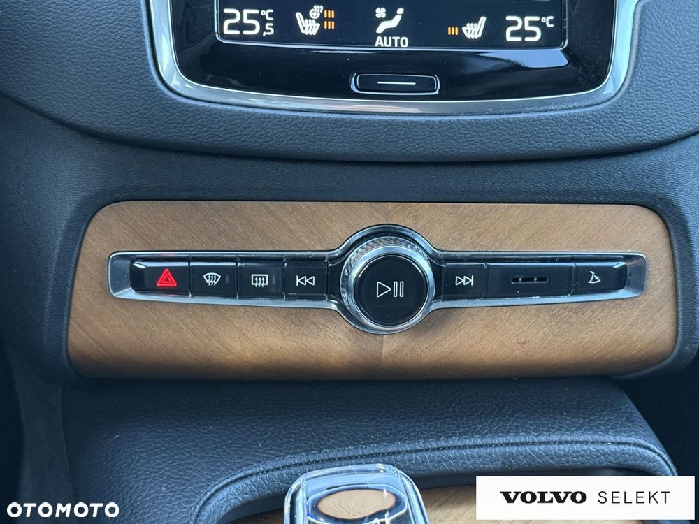 Volvo XC 90 - 21