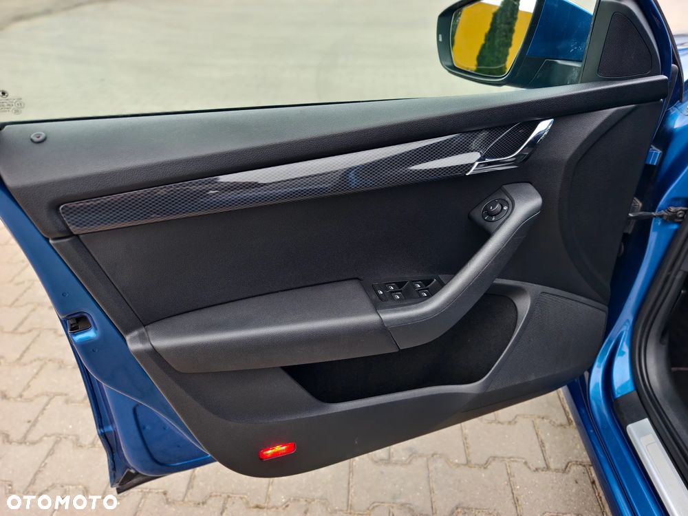 Skoda Octavia 2.0 TDI DSG RS - 6