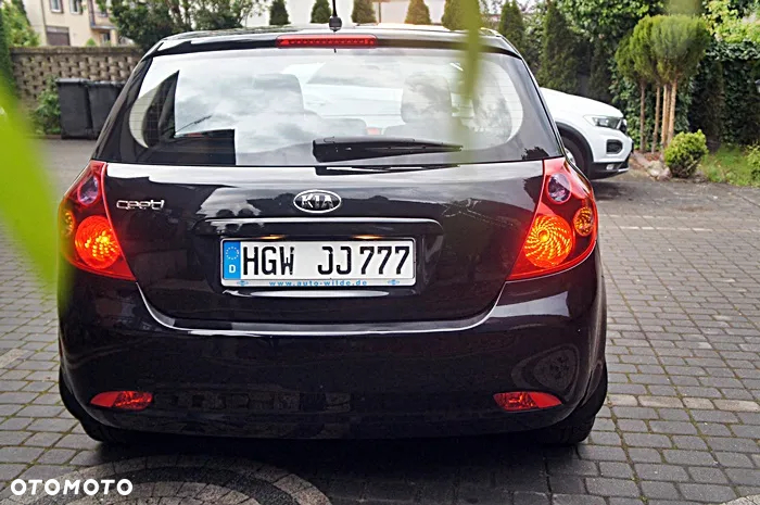 Kia Ceed - 25