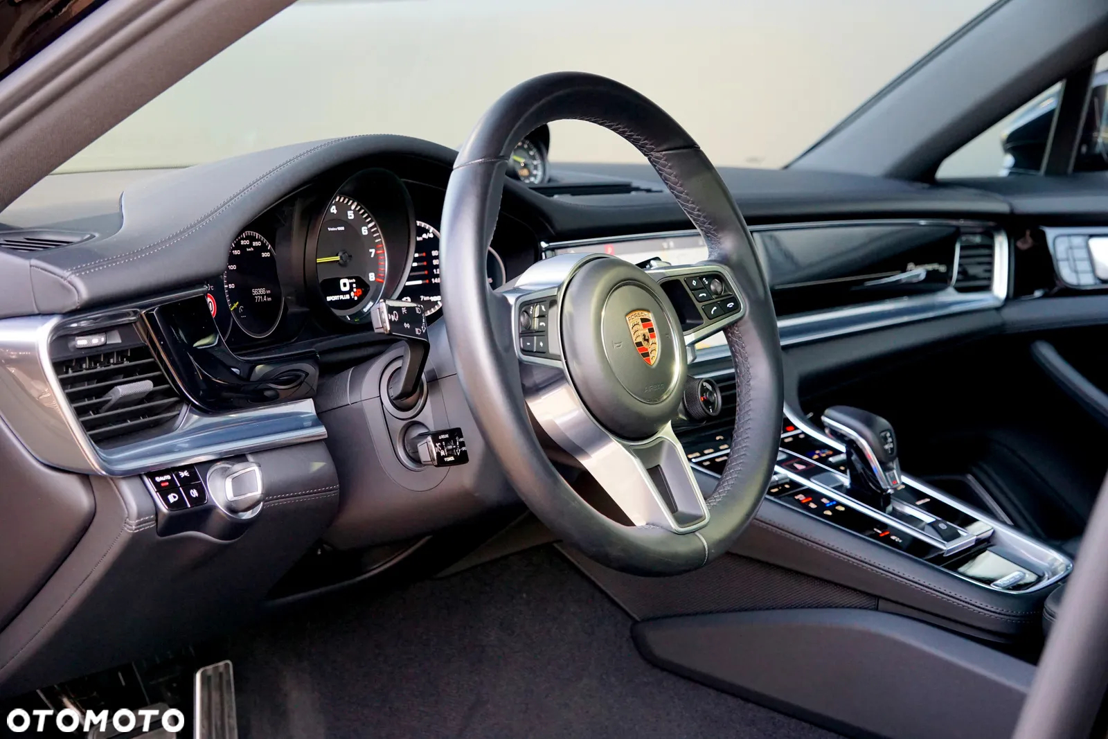 Porsche Panamera 4 E-Hybrid 10 Years Edition - 14