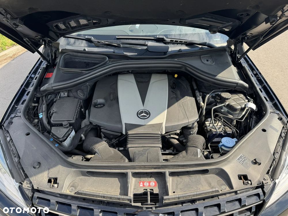 Mercedes-Benz ML - 10