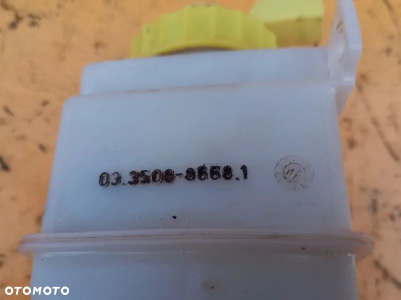 Zbiorniczek płynu hamulcowego Case Maxxum 140 - 4