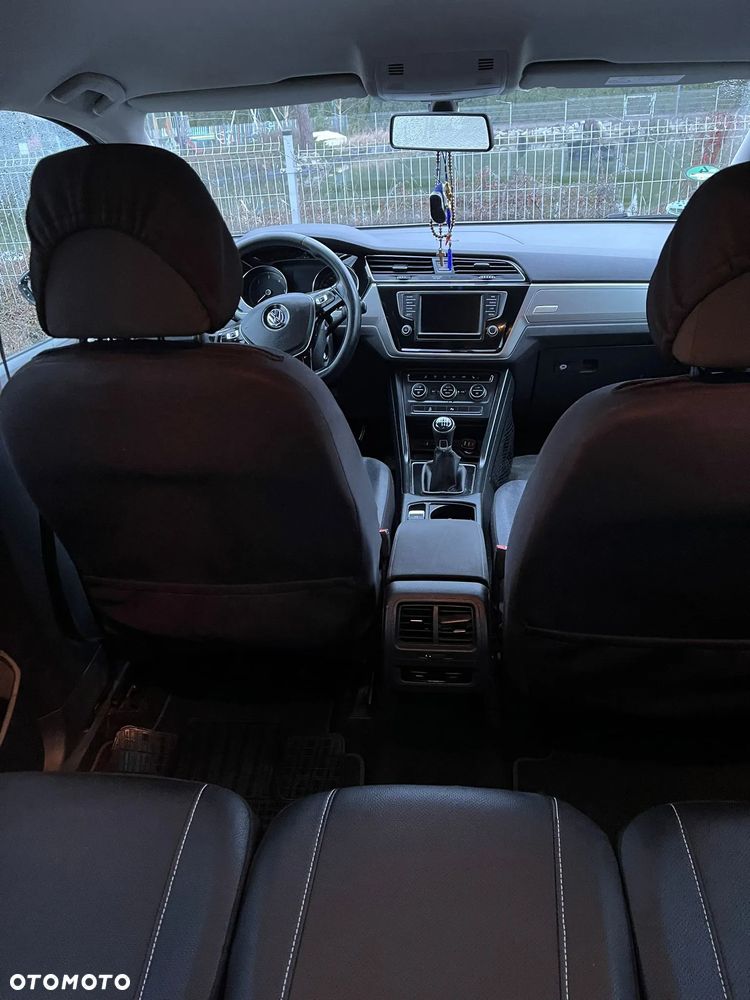 Volkswagen Touran 1.6 TDI SCR BlueMotion Technology Comfortline - 16