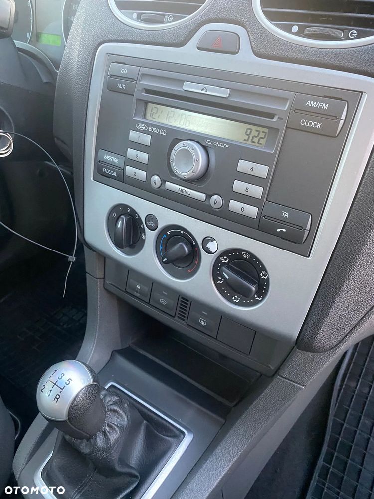 Ford Focus 1.6 16V Fun X - 17