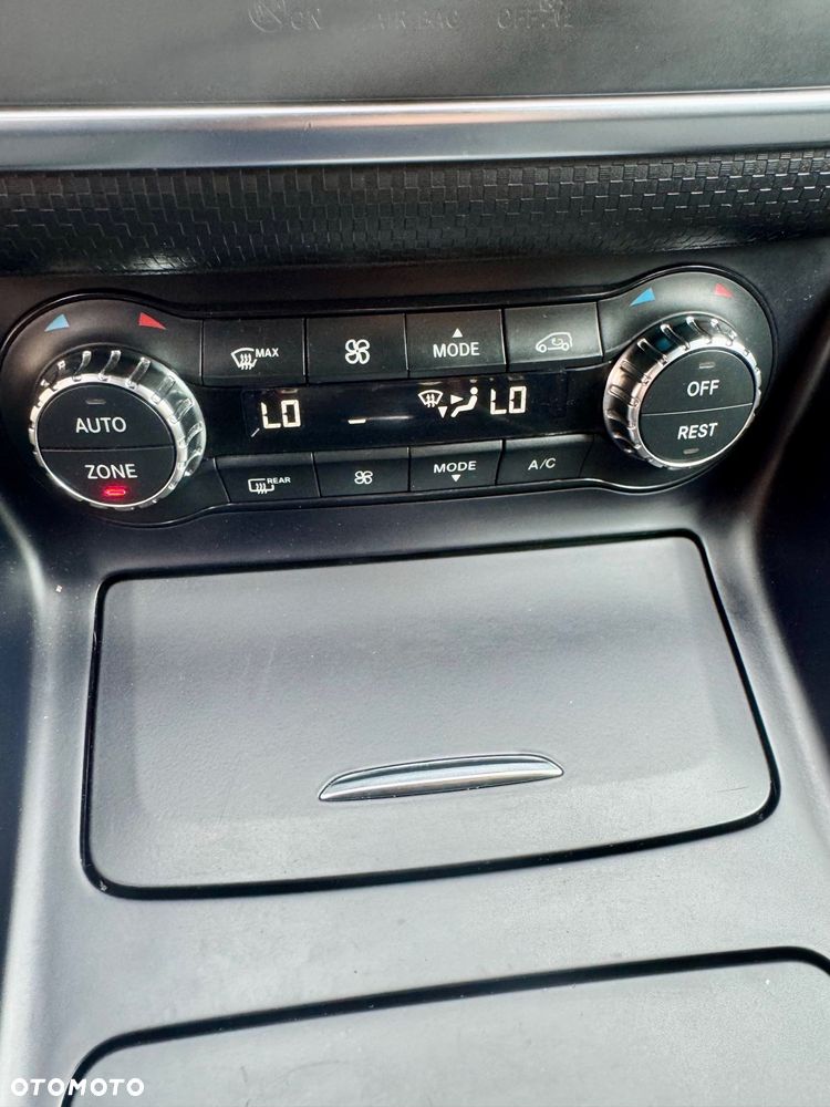 Mercedes-Benz Klasa A 180 (BlueEFFICIENCY) 7G-DCT Urban - 27