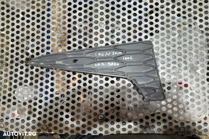 Grila bara fata dreapta 5F0853666B 5F0853666B Seat Leon 2 1P [facelif - 1
