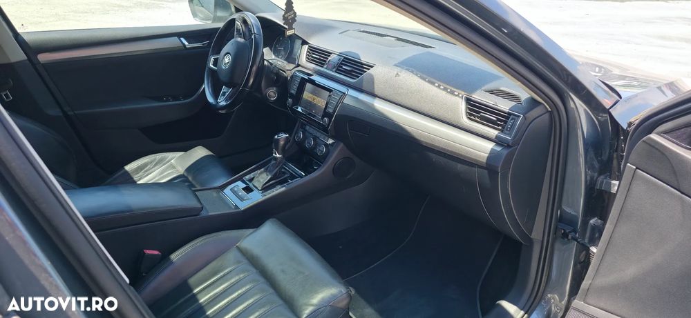 Skoda Superb 2.0 TDI DSG Active - 8