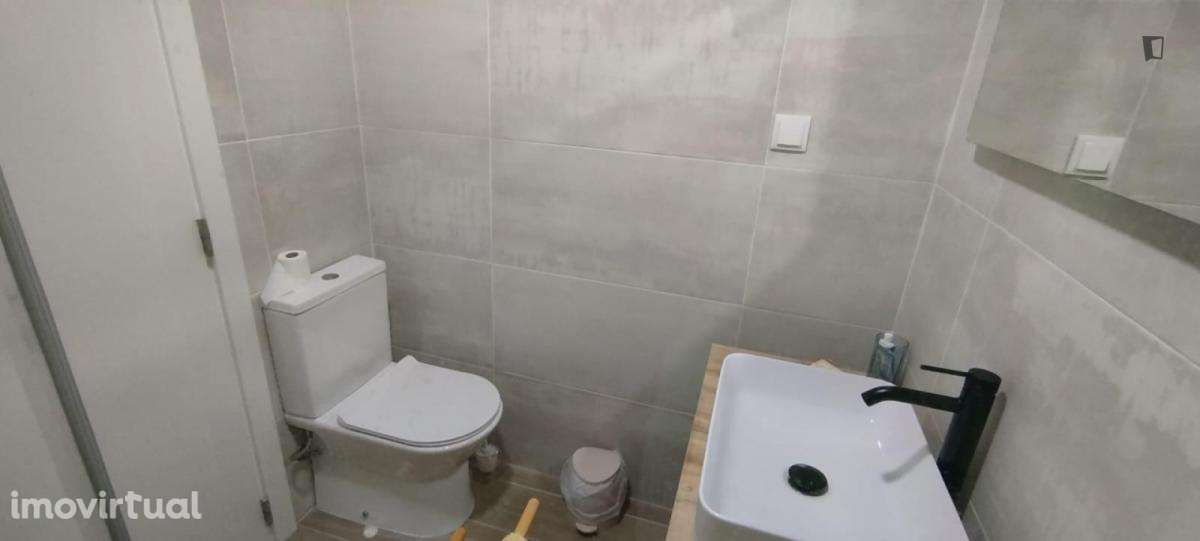 Quarto - localizado em Setubal - Grande imagem: 2/31