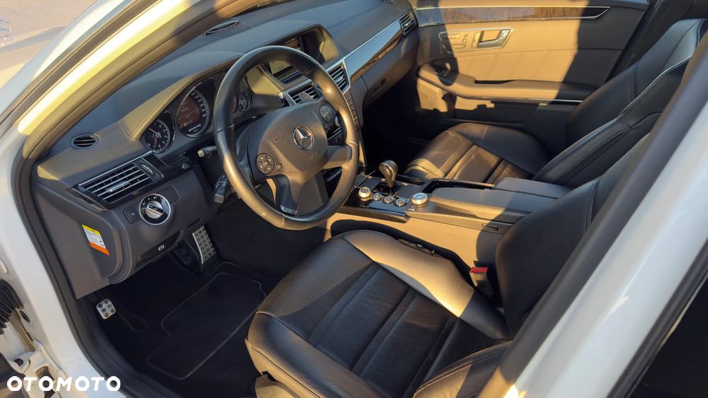 Mercedes-Benz Klasa E 63 AMG - 16