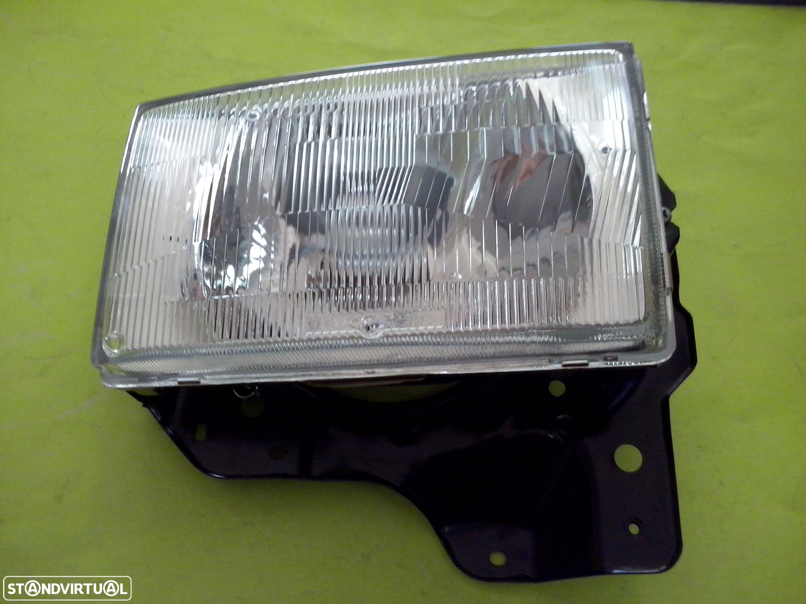 Farol / óptica da frente jipe Opel Monterey 3.1 NOVO - 1