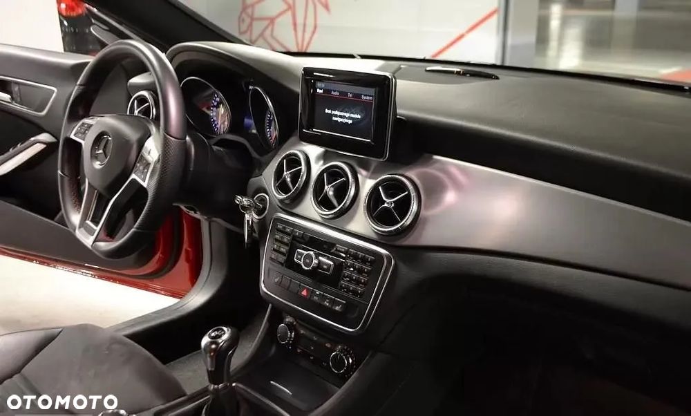 Mercedes-Benz CLA 180 - 9