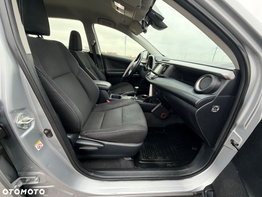 Toyota RAV4 Hybrid Premium 4x2 - 23