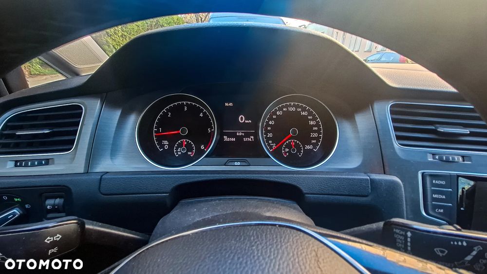 Volkswagen Golf 1.6 TDI BlueMotion Technology Trendline - 12