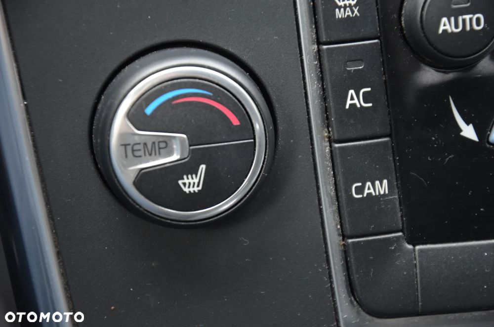 Volvo V60 D2 Momentum - 19