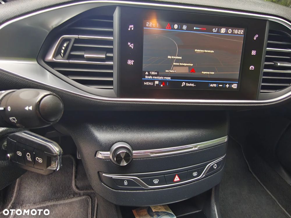 Peugeot 308 1.5 BlueHDi Allure S&S - 18