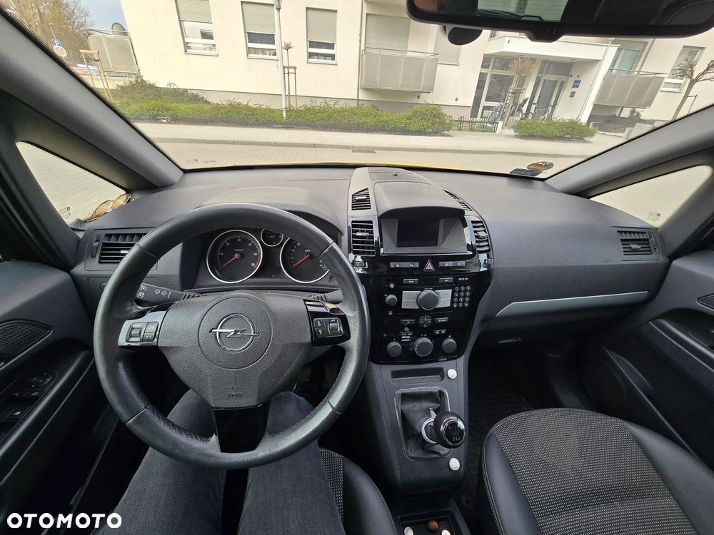 Opel Zafira 1.9 CDTI Cosmo - 18