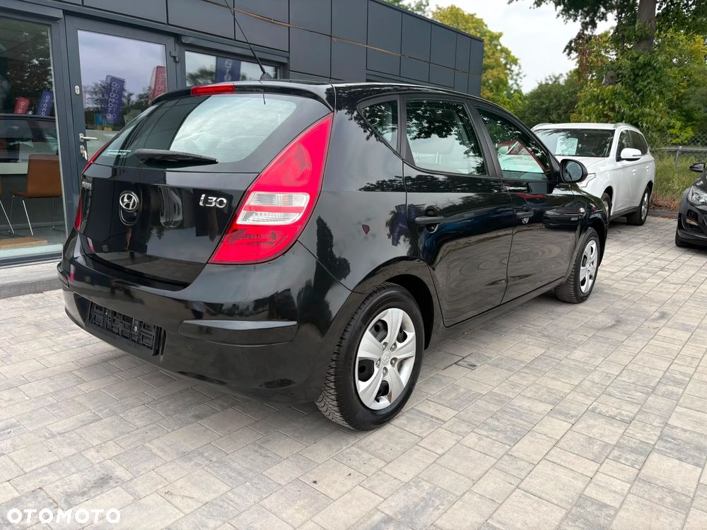 Hyundai i30 1.4 Base EU5 - 6