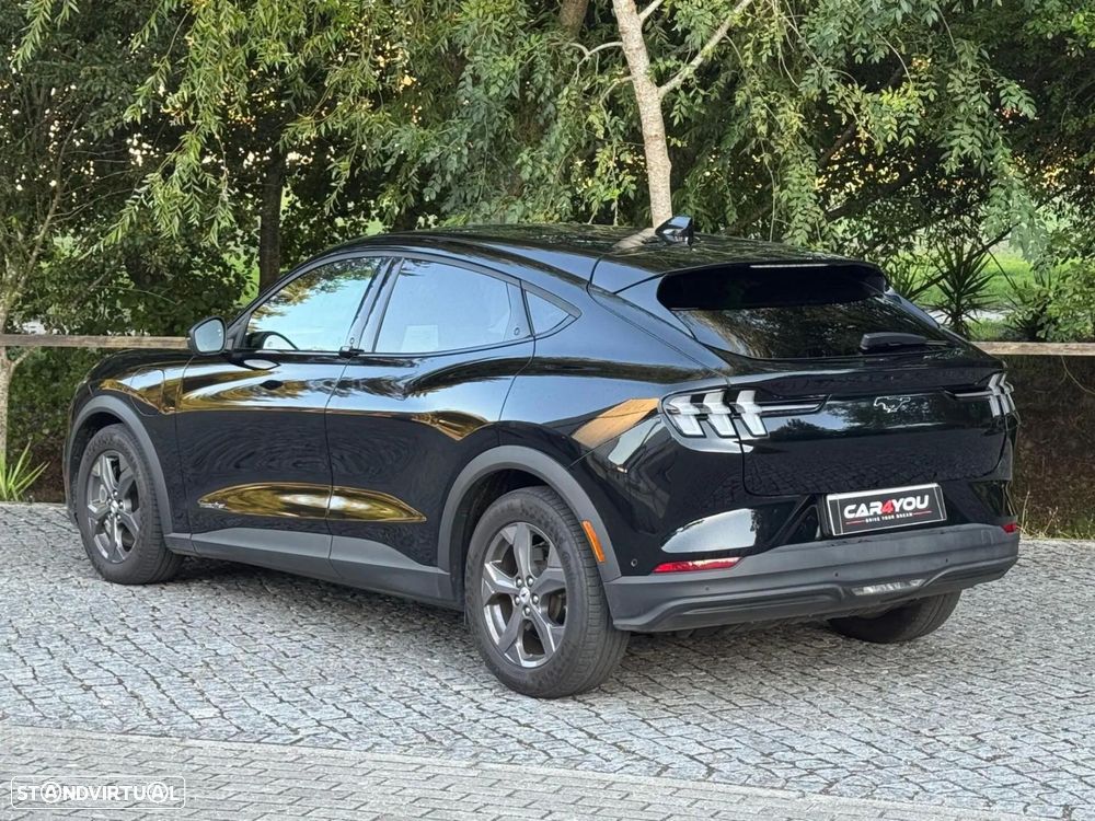 Ford Mustang Mach-E 75.7 kWh Base - 9