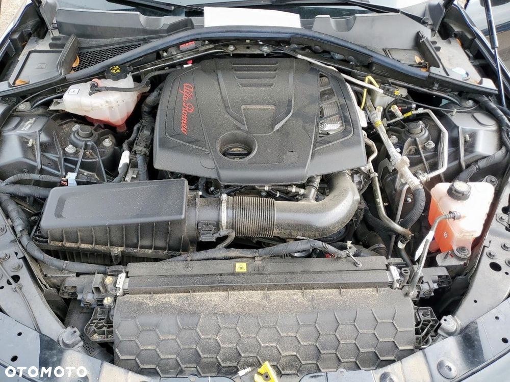 Alfa Romeo Giulia Ti - 11