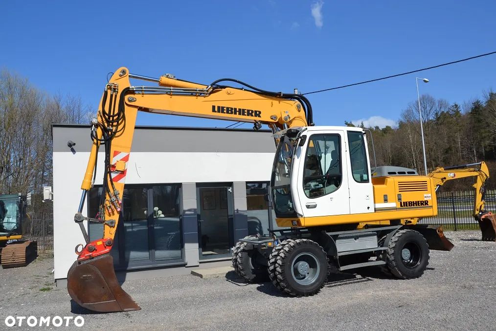 Liebherr A900 C - 1