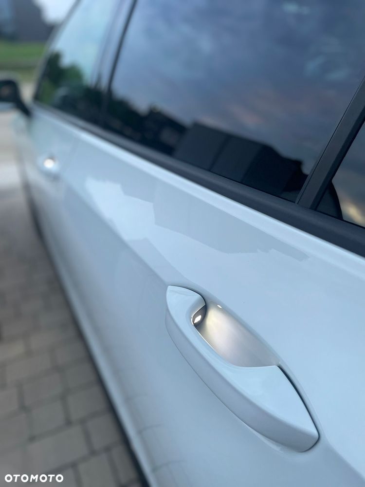 Volkswagen Golf 1.5 eTSI R-Line DSG - 10