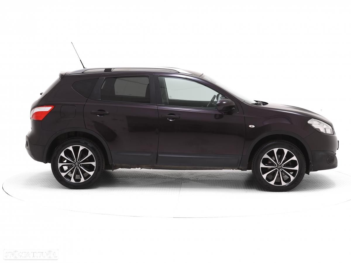 Nissan Qashqai - 2