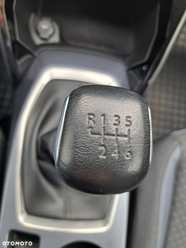 Peugeot 2008 1.2 Pure Tech GPF Allure S&S - 9