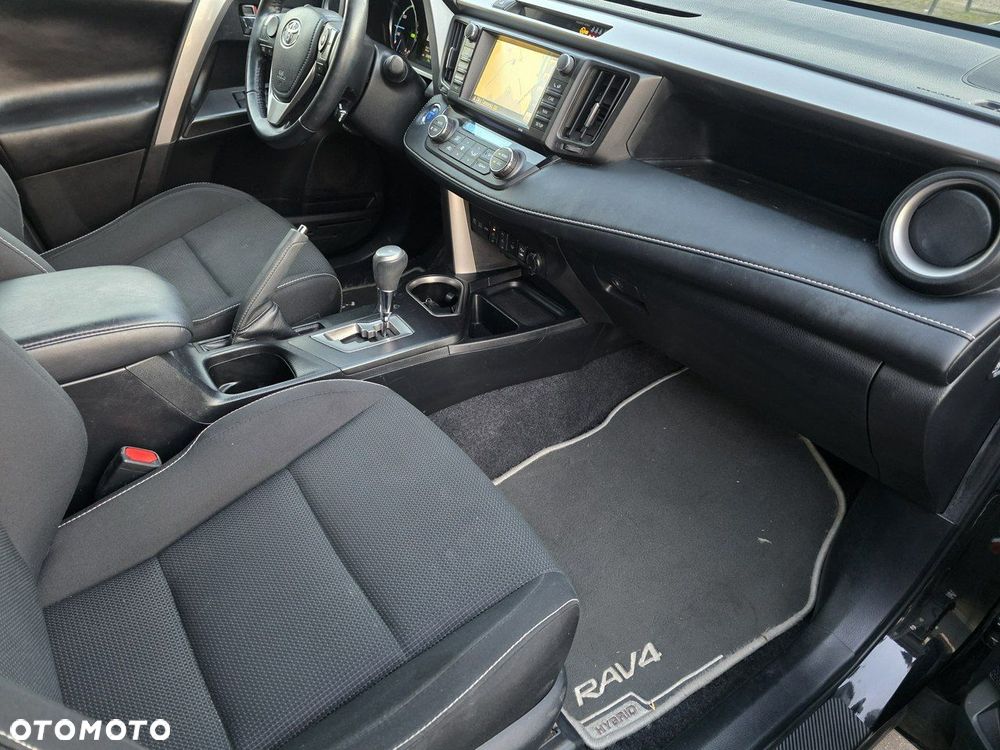 Toyota RAV4 - 16
