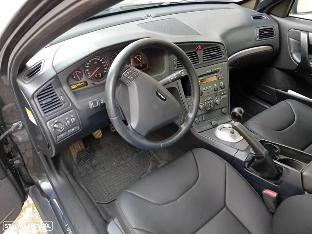 Volvo S60 2.4 D5 - 8