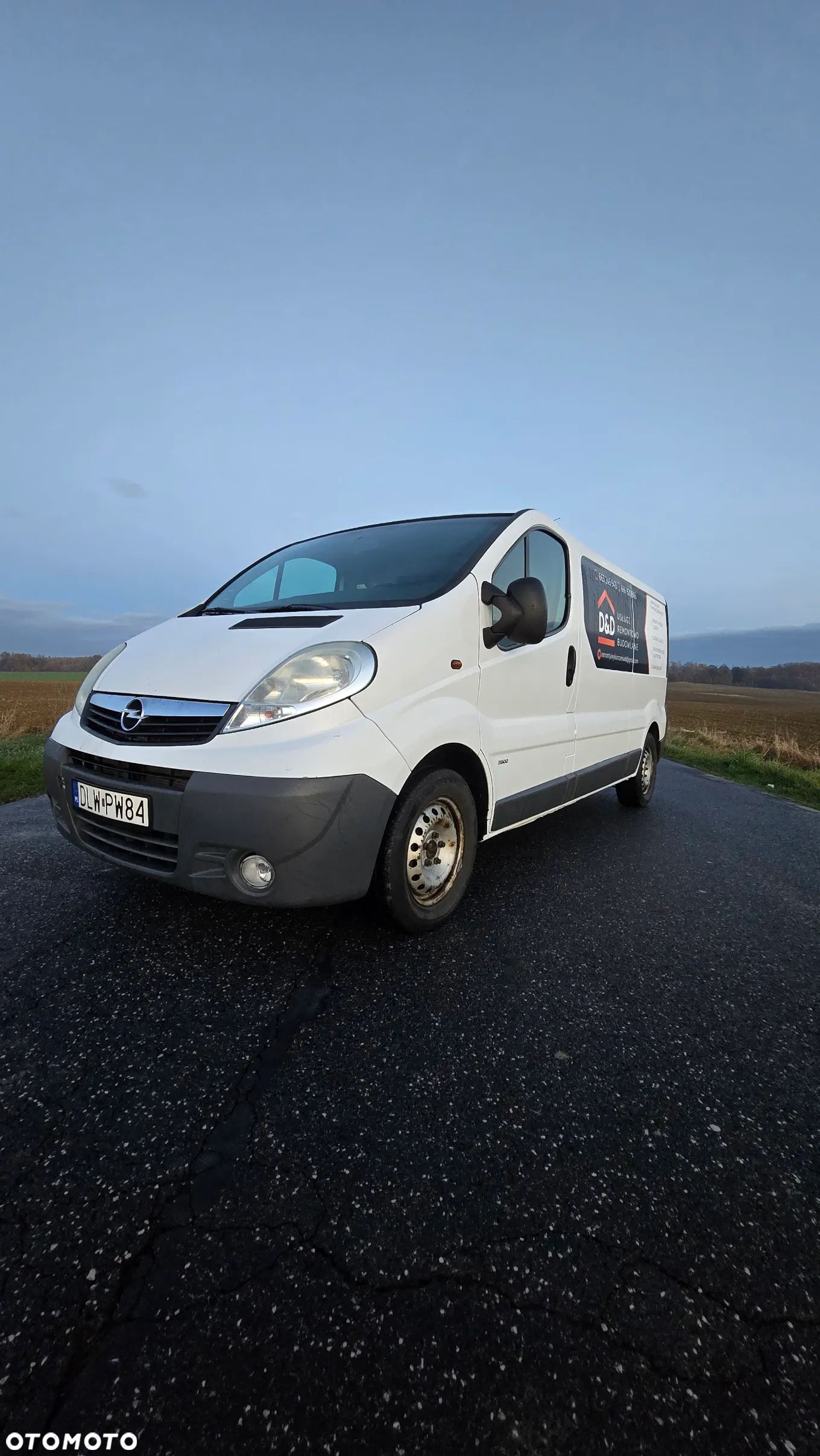 Opel Vivaro - 1