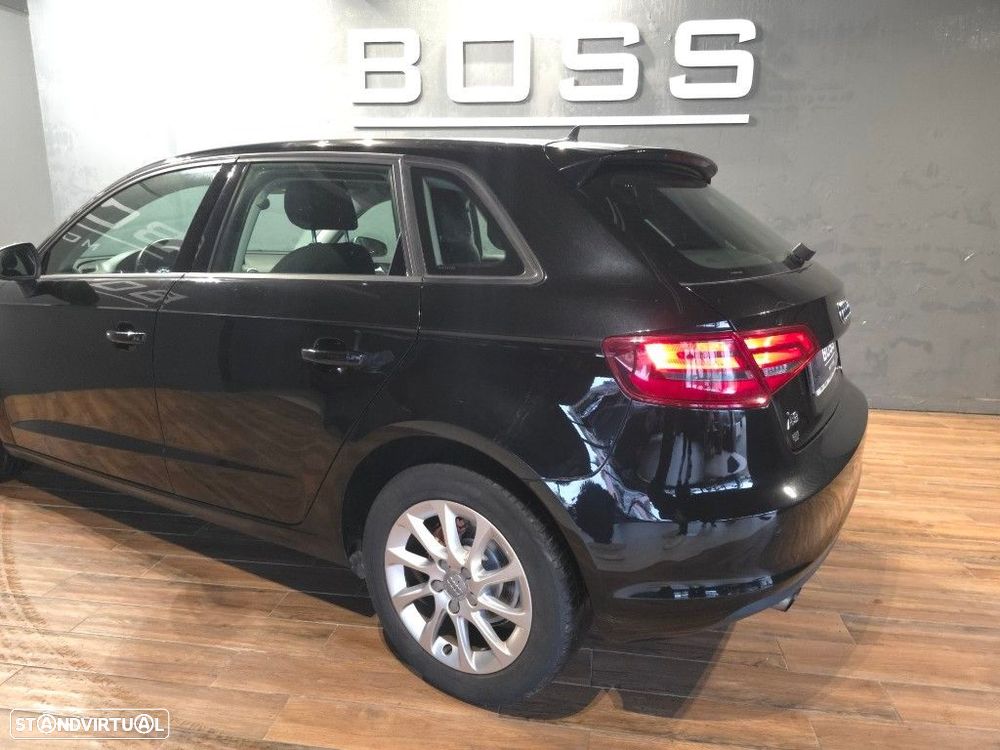 Audi A3 Sportback 1.6 TDI Attraction S tronic - 11