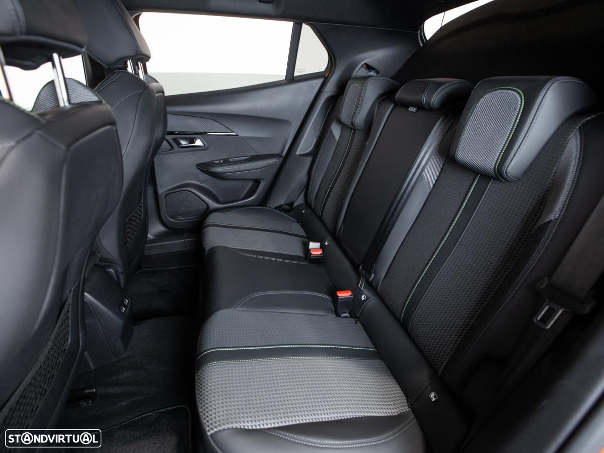Peugeot e-2008 50 kWh GT - 10
