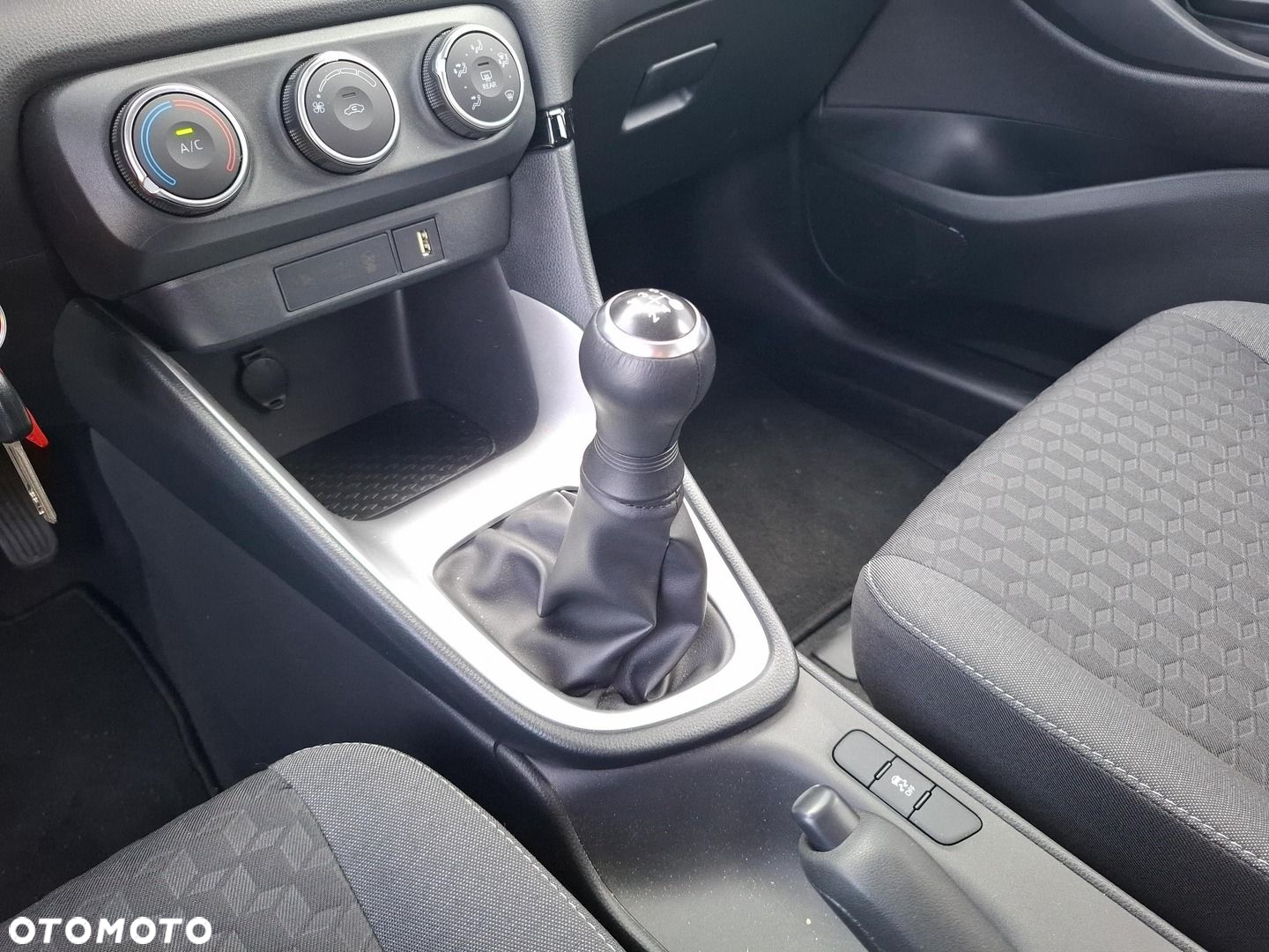 Toyota Yaris 1.0 Comfort - 17