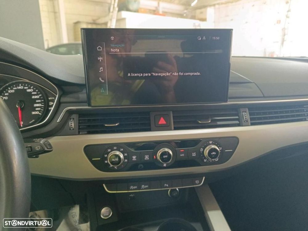 Audi A4 Avant 30 TDI S tronic - 4