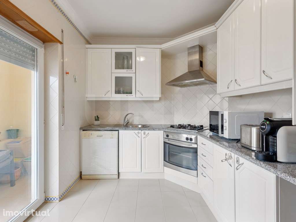 Moradia T2 com piscina e vista mar para venda em Santa Cruz. - Grande imagem: 5/41