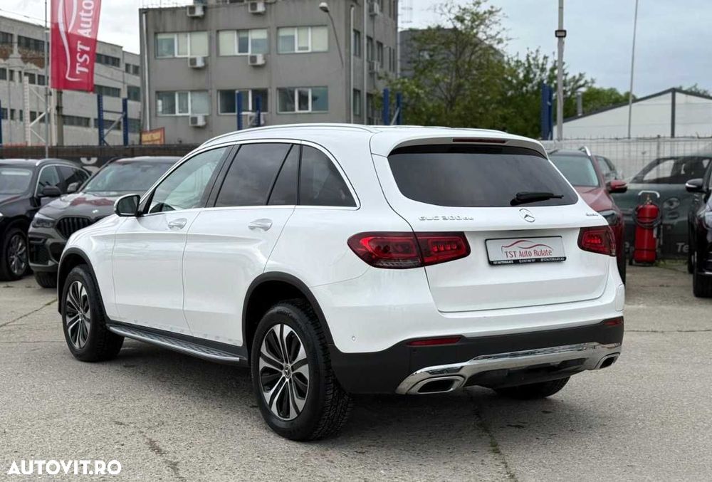 Mercedes-Benz GLC - 7