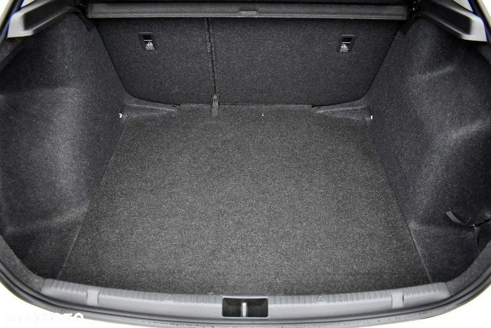 Skoda RAPID 1.0 TSI Active - 21