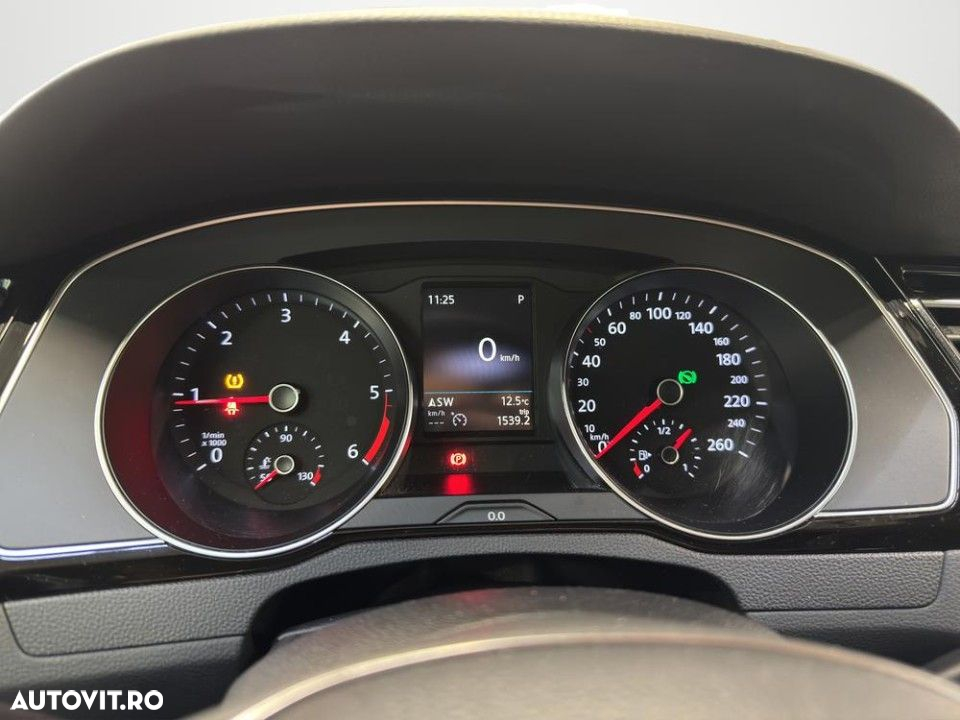 Volkswagen Passat - 15