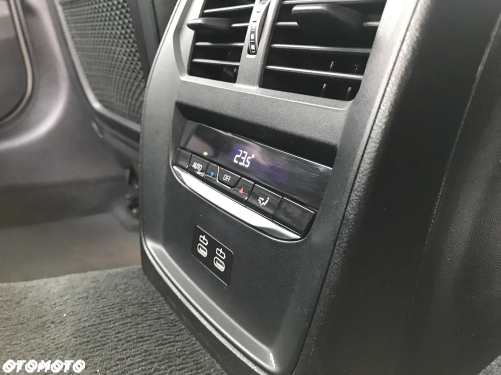 BMW Seria 3 320i xDrive Sport Line sport - 37