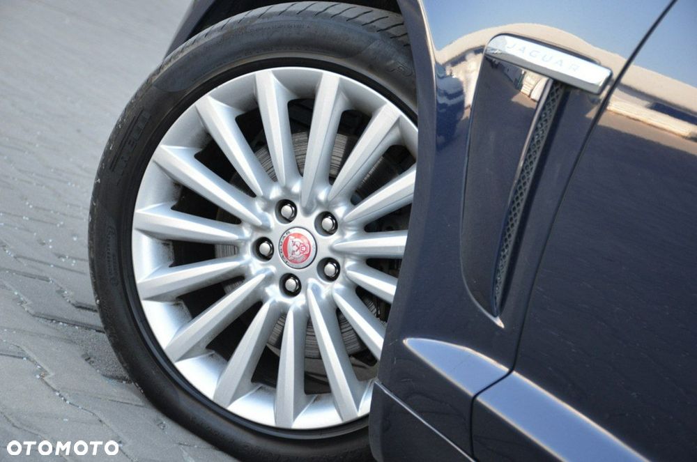 Jaguar XF - 16
