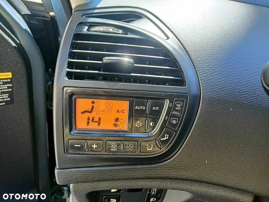 Citroën C4 Picasso - 17