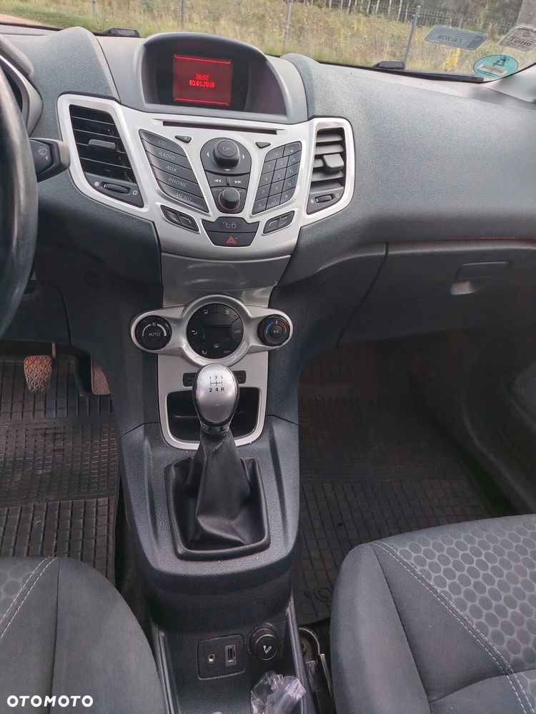 Ford Fiesta 1.4 Ghia - 7
