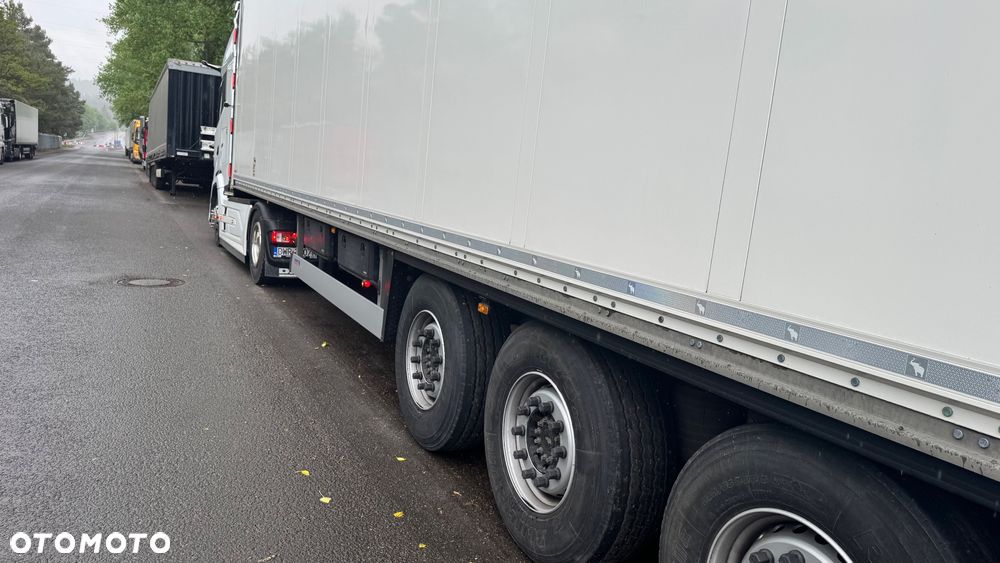 DAF XG - 4