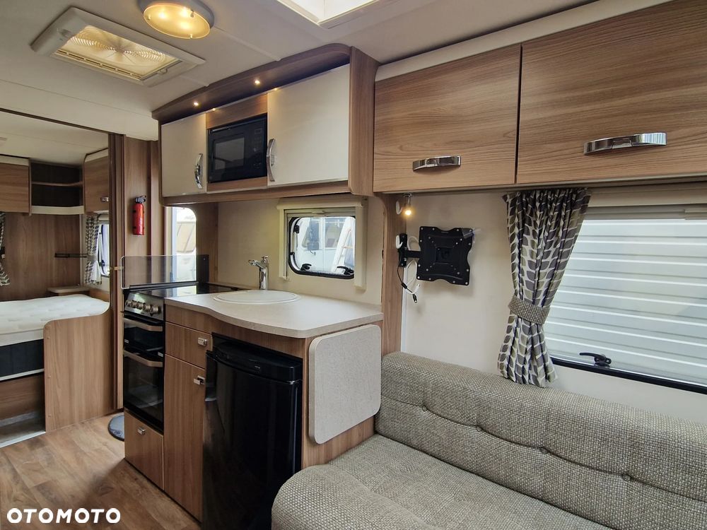 SWIFT Exclusive - 7