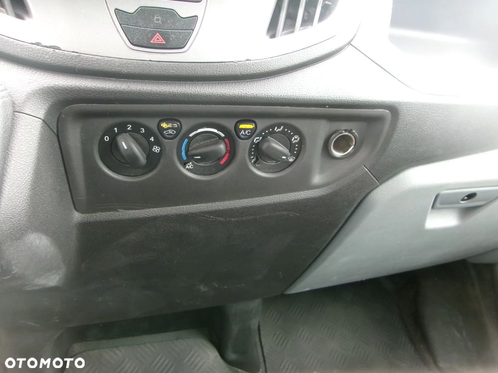 Ford TRANSIT - 13