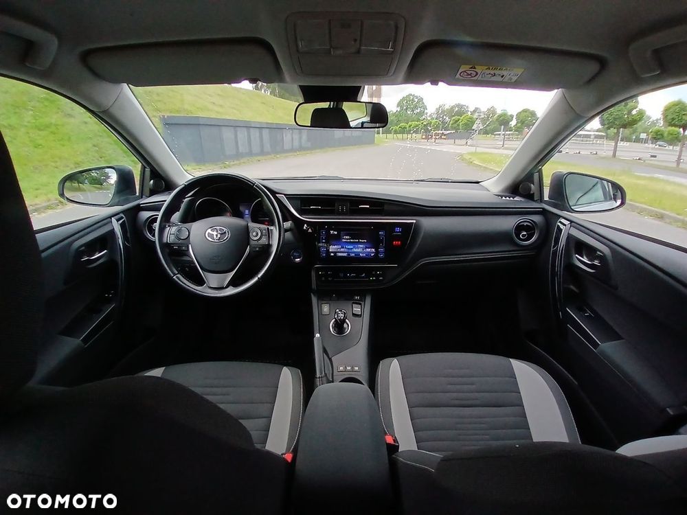 Toyota Auris Hybrid 135 Premium - 22