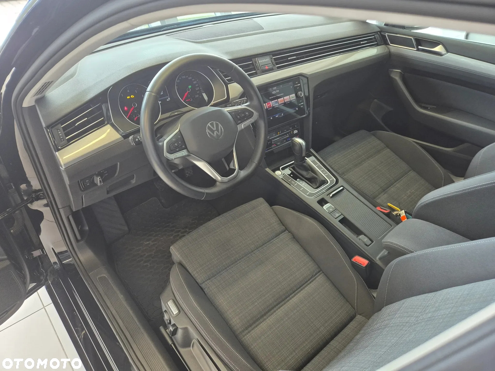 Volkswagen Passat 2.0 TSI Business DSG - 14