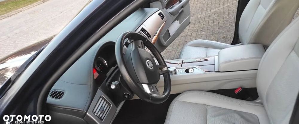 Jaguar XF 2.7 V6 Premium Luxury - 9