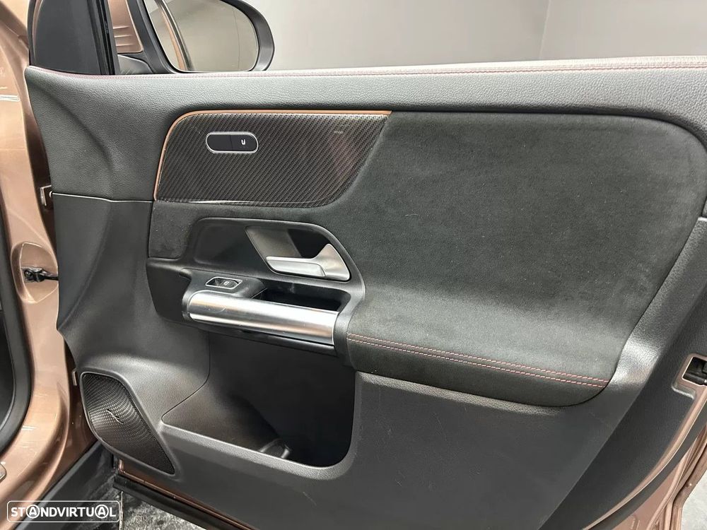 Mercedes-Benz GLA 250 e AMG Line - 18