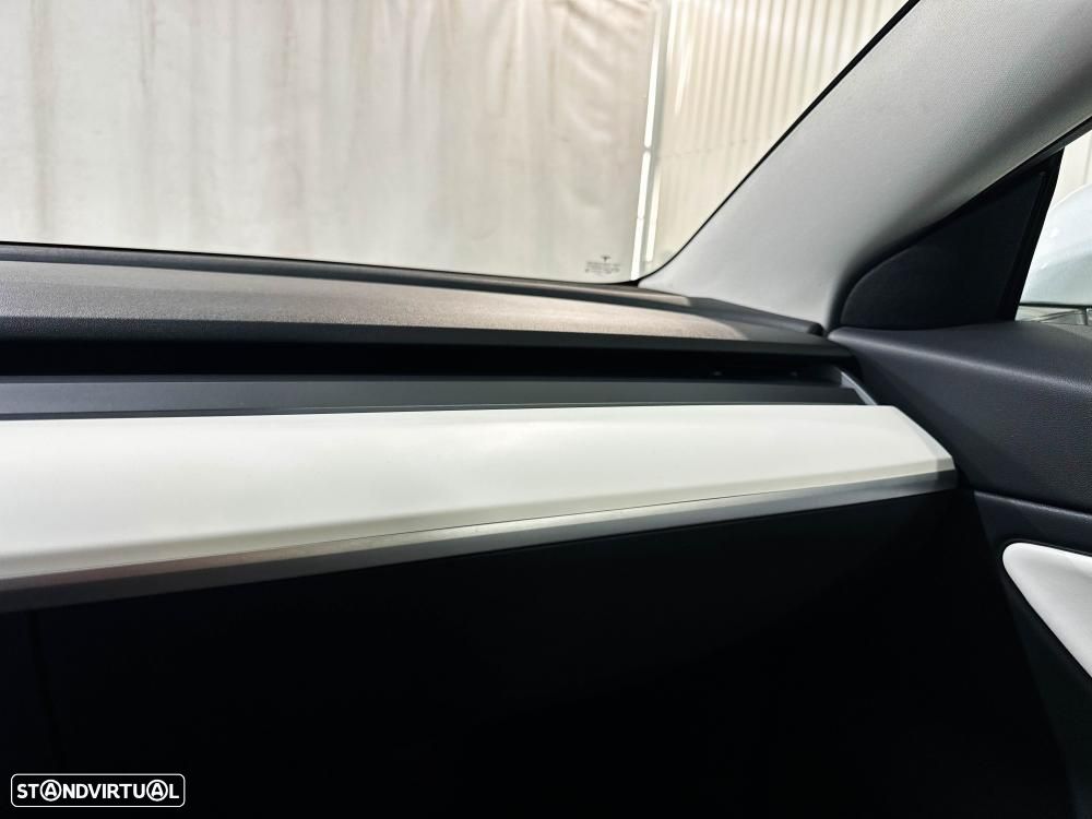 Tesla Model 3 Performance Dual Motor AWD - 33